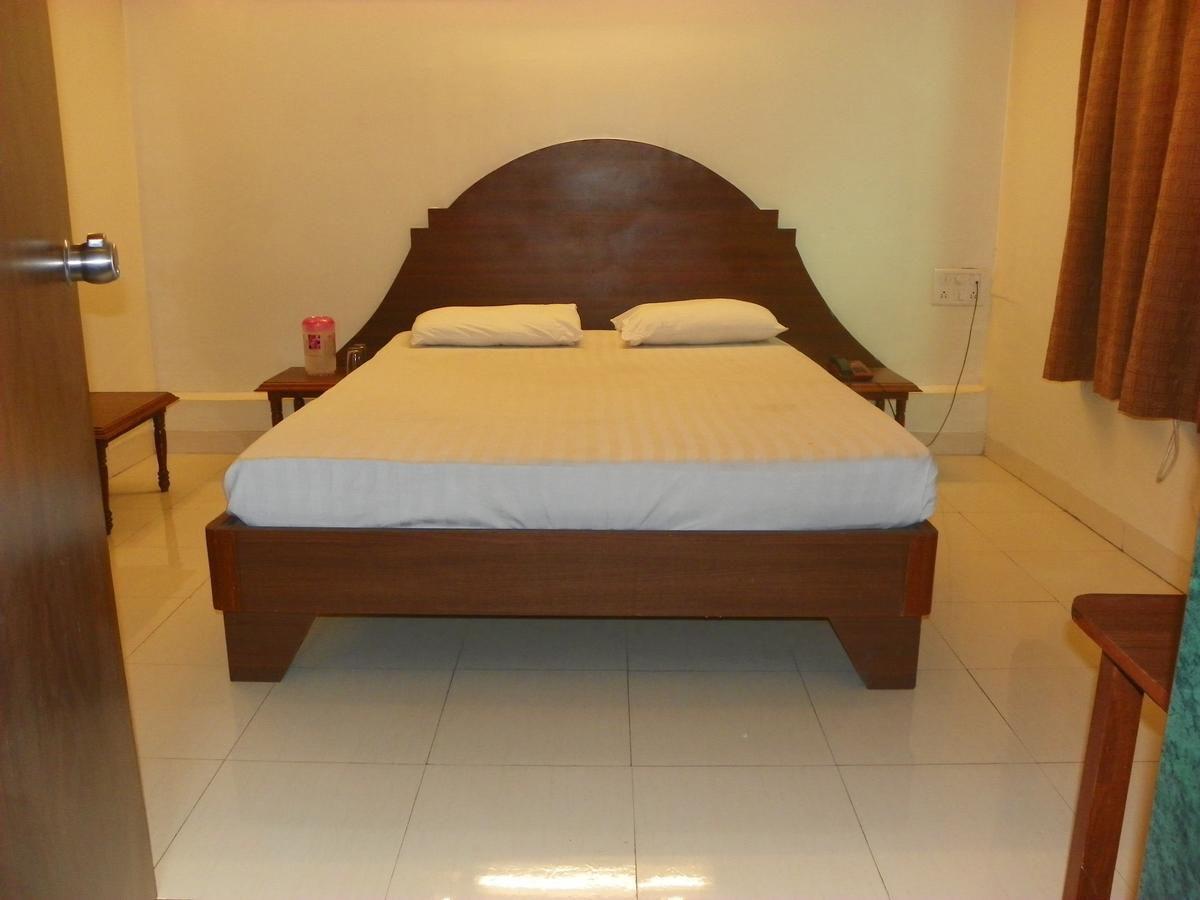 Hotel Rajdeep Pune Eksteriør bilde