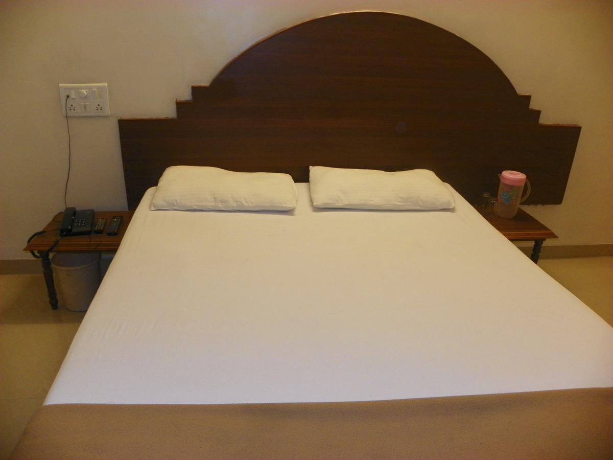 Hotel Rajdeep Pune Eksteriør bilde